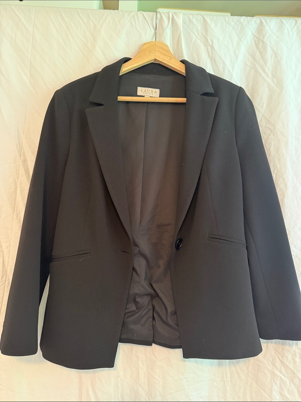 Laura Petite Black Single-Button Notch-Lapel Women's Blazer